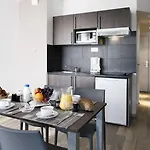 Hotel apartamentowy Sowell Residences Pierre Blanche 4*