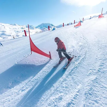 Sowell Residences Pierre Blanche 4* סן-מרטין-דה-בלוויל